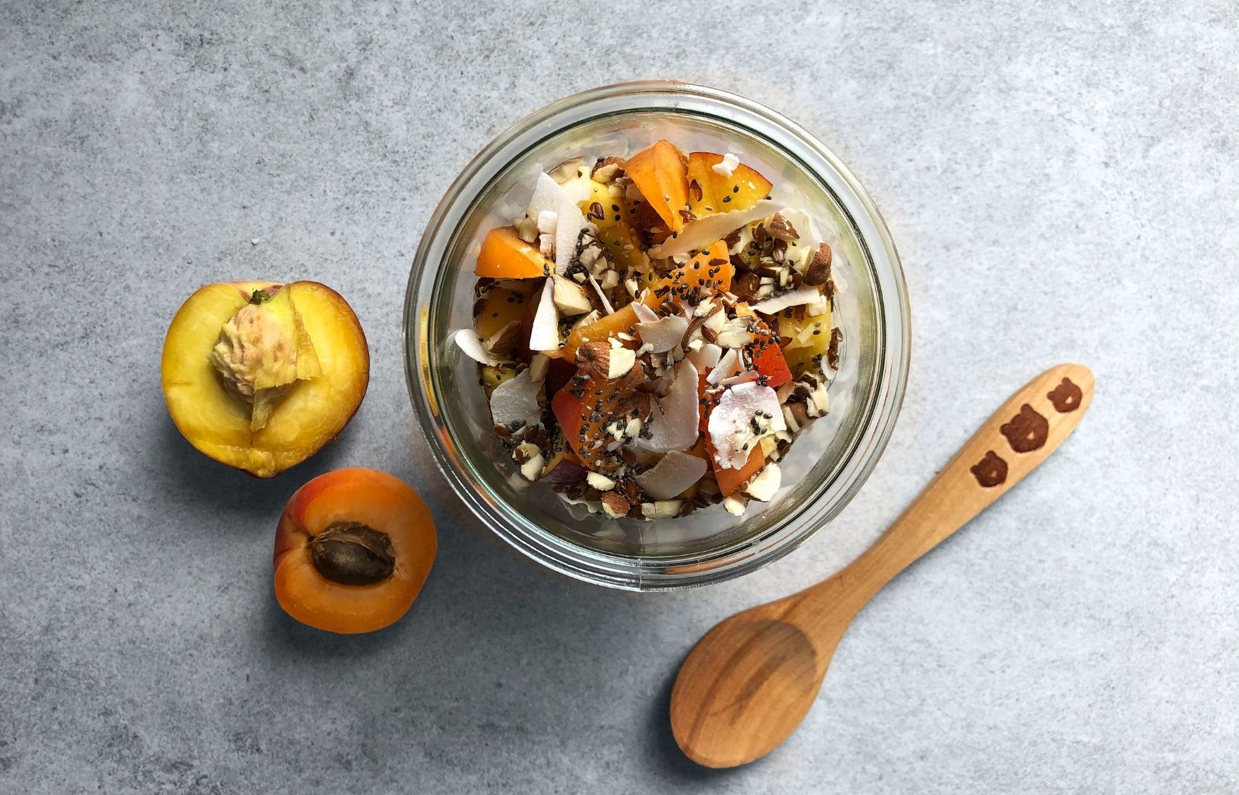 Tropical Overnight Oats mit exotischen Früchten