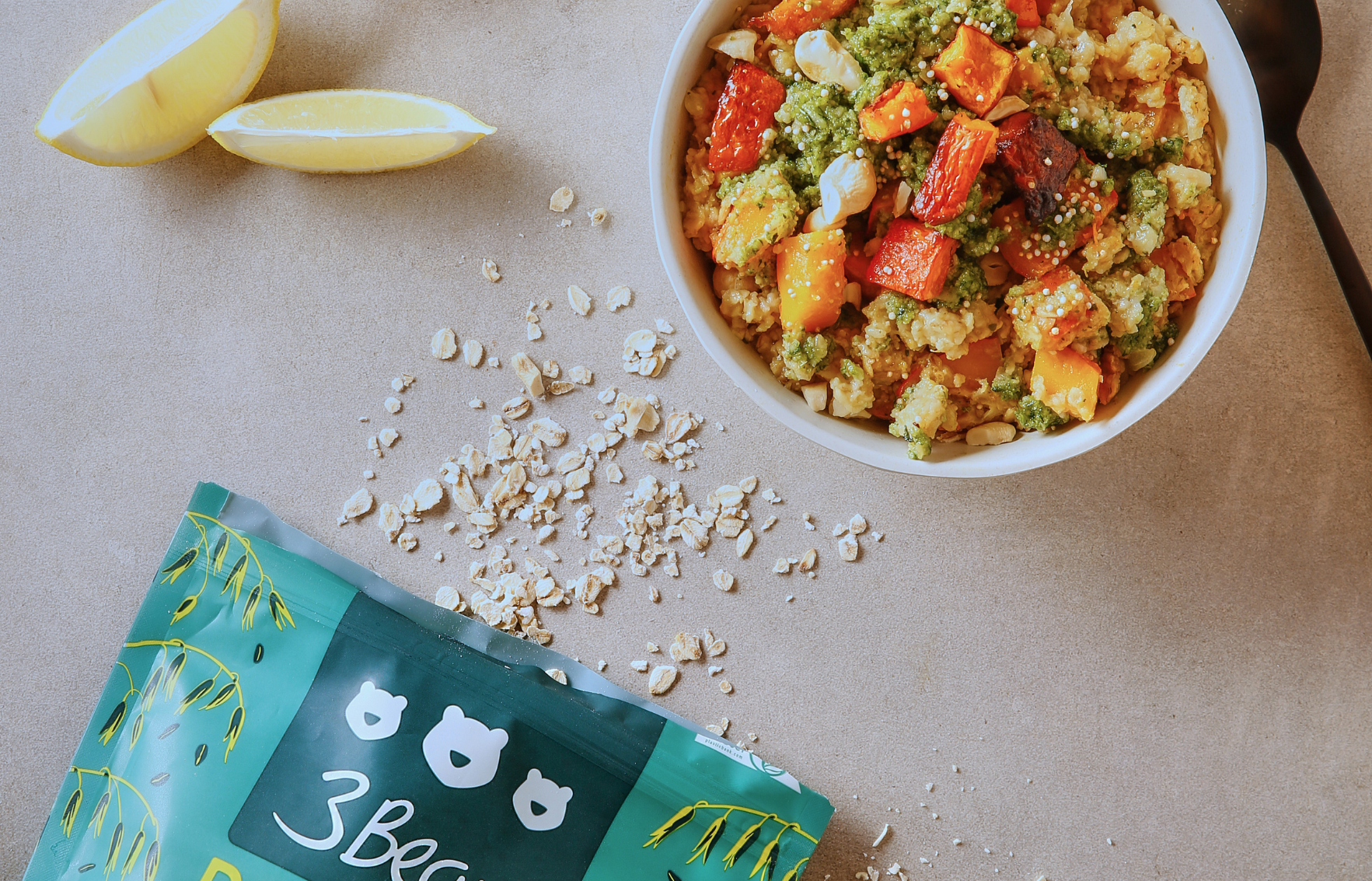 Herzhaftes Porridge mit Pesto-Topping